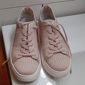 Sofft Brand Pink Sneakers Tennis Shoes Size 8.5